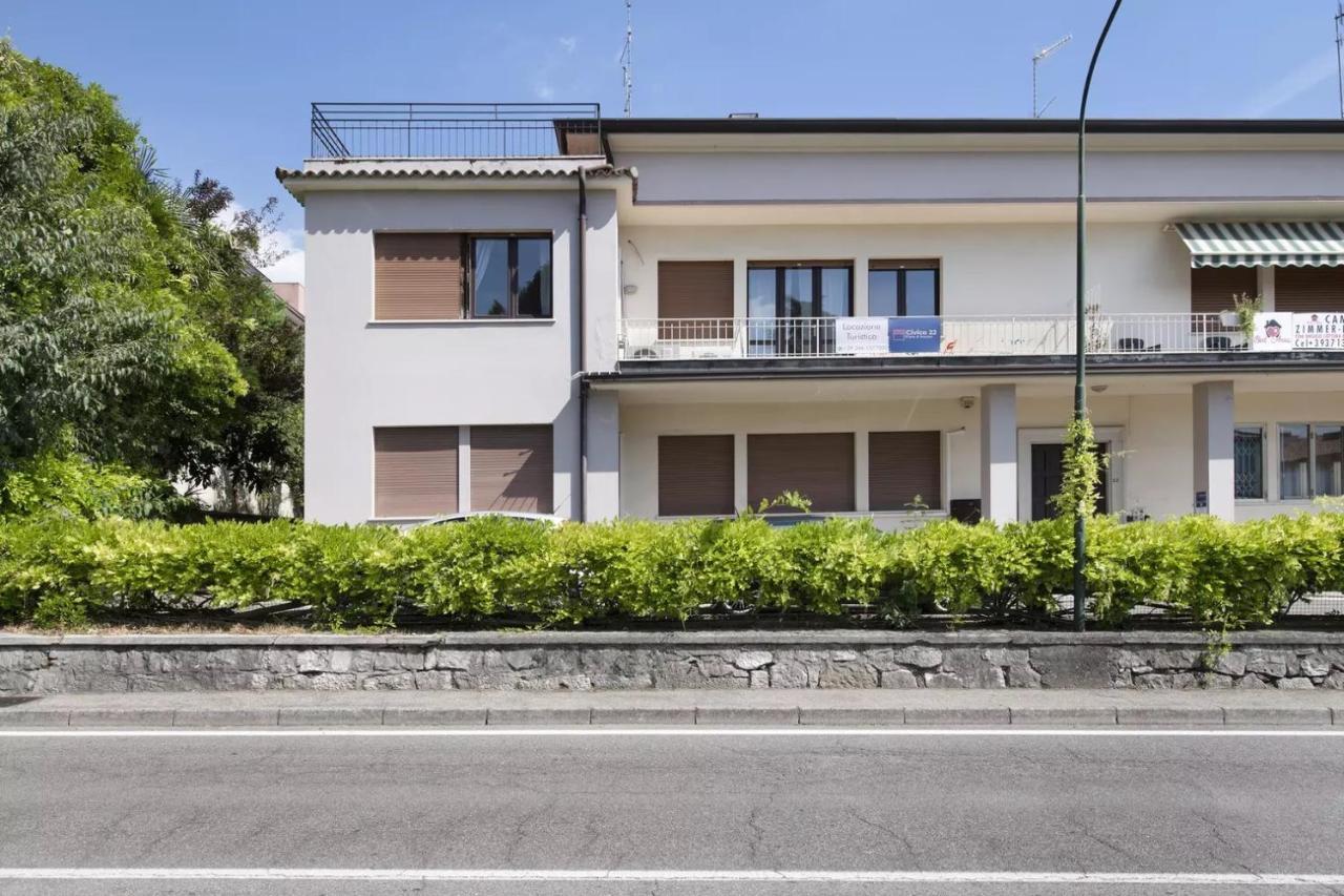 Civico 22 Apartment Peschiera del Garda Luaran gambar