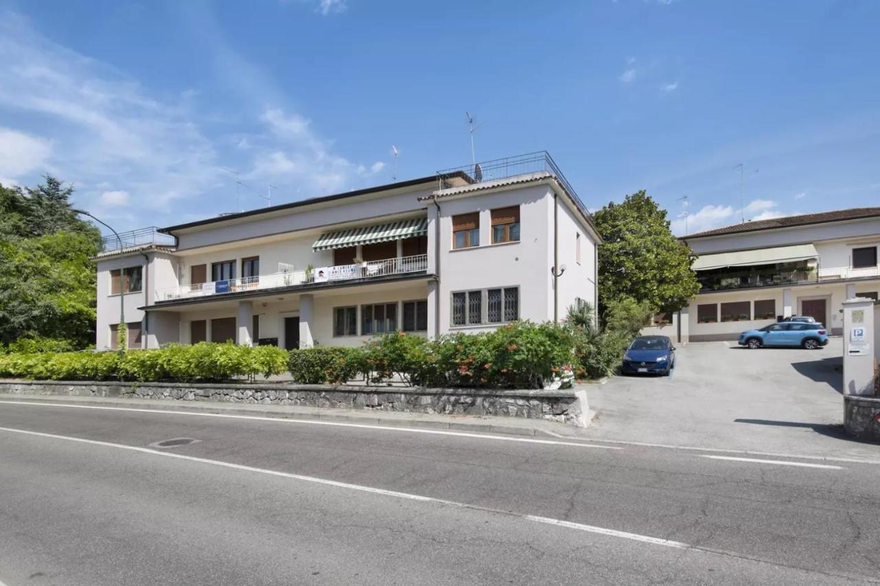 Civico 22 Apartment Peschiera del Garda Luaran gambar