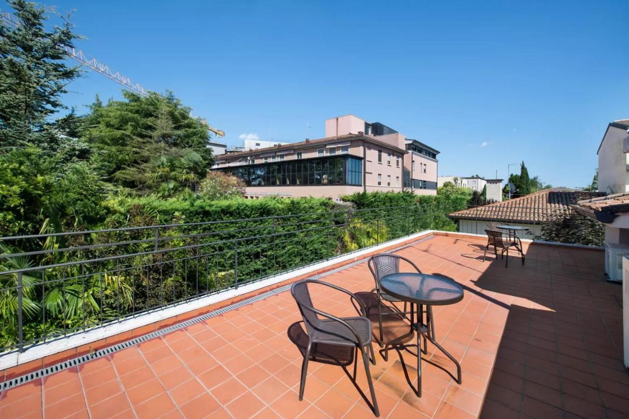 Civico 22 Apartment Peschiera del Garda Luaran gambar