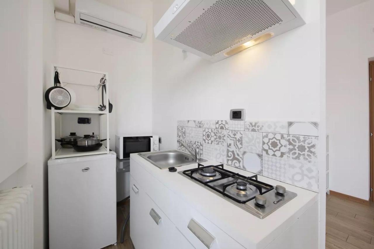 Civico 22 Apartment Peschiera del Garda Luaran gambar