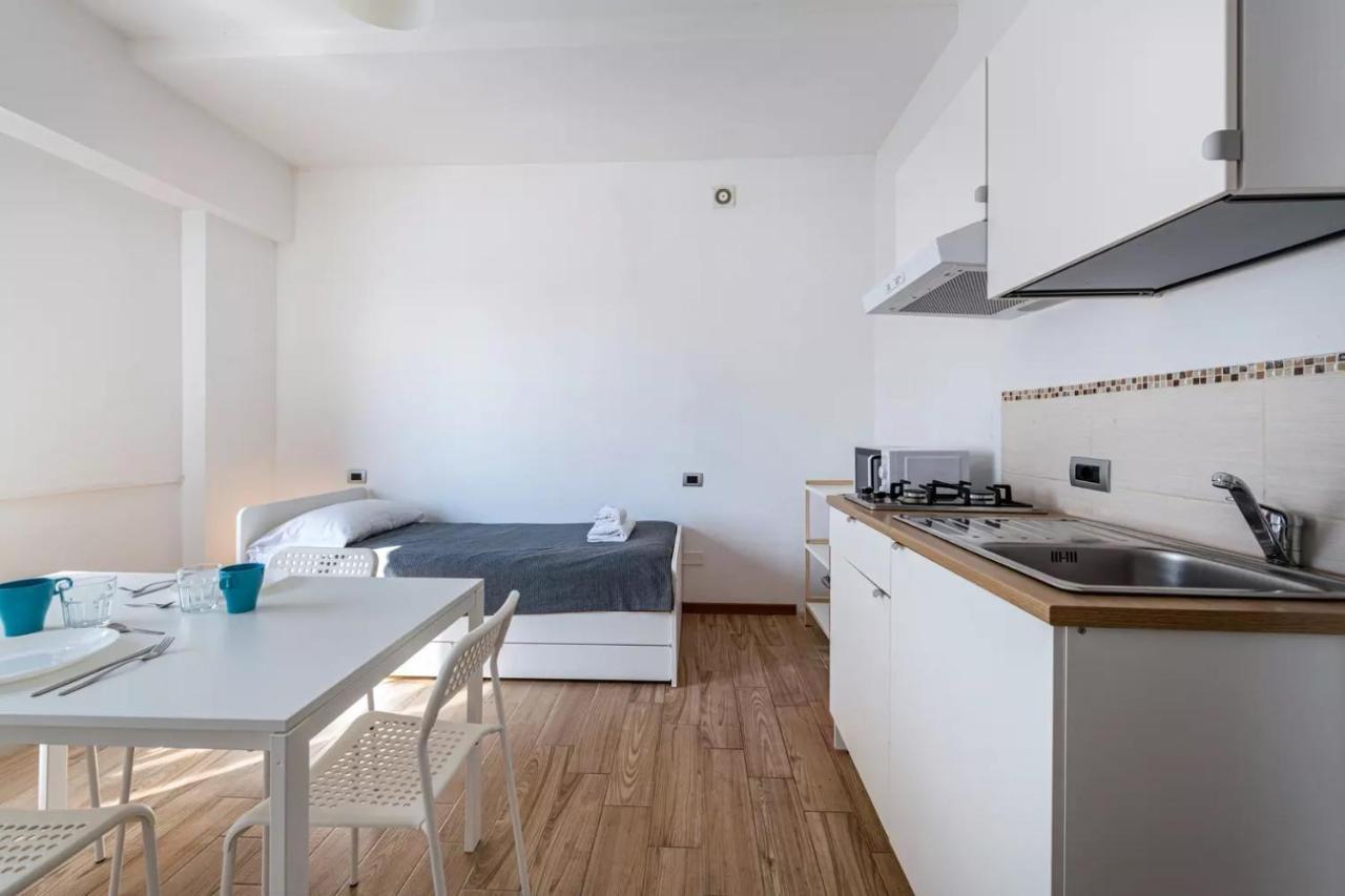 Civico 22 Apartment Peschiera del Garda Luaran gambar
