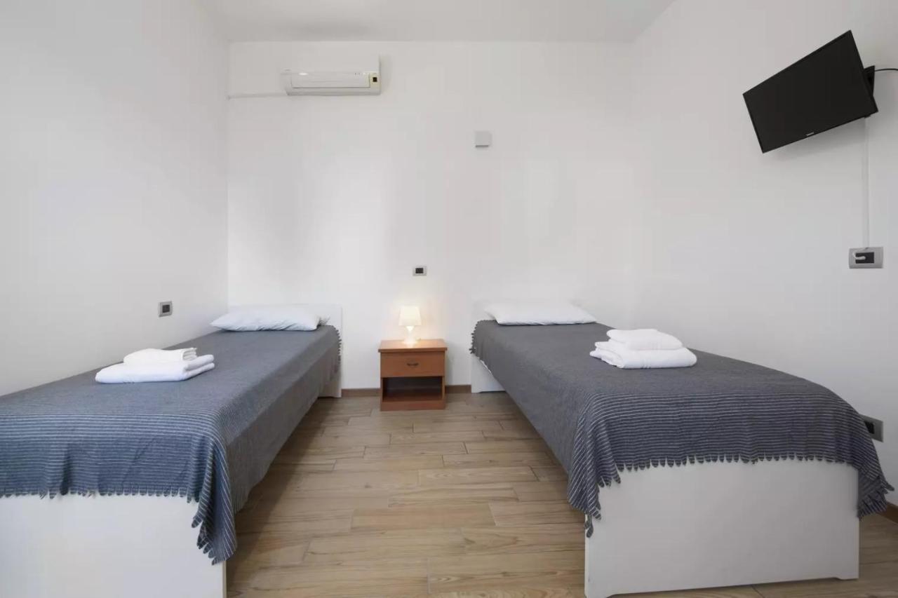 Civico 22 Apartment Peschiera del Garda Luaran gambar