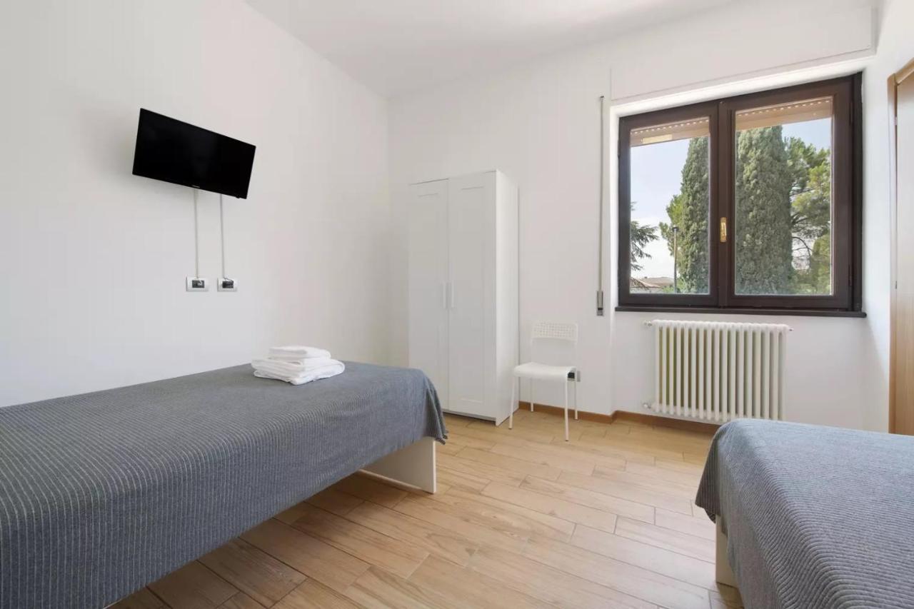 Civico 22 Apartment Peschiera del Garda Luaran gambar